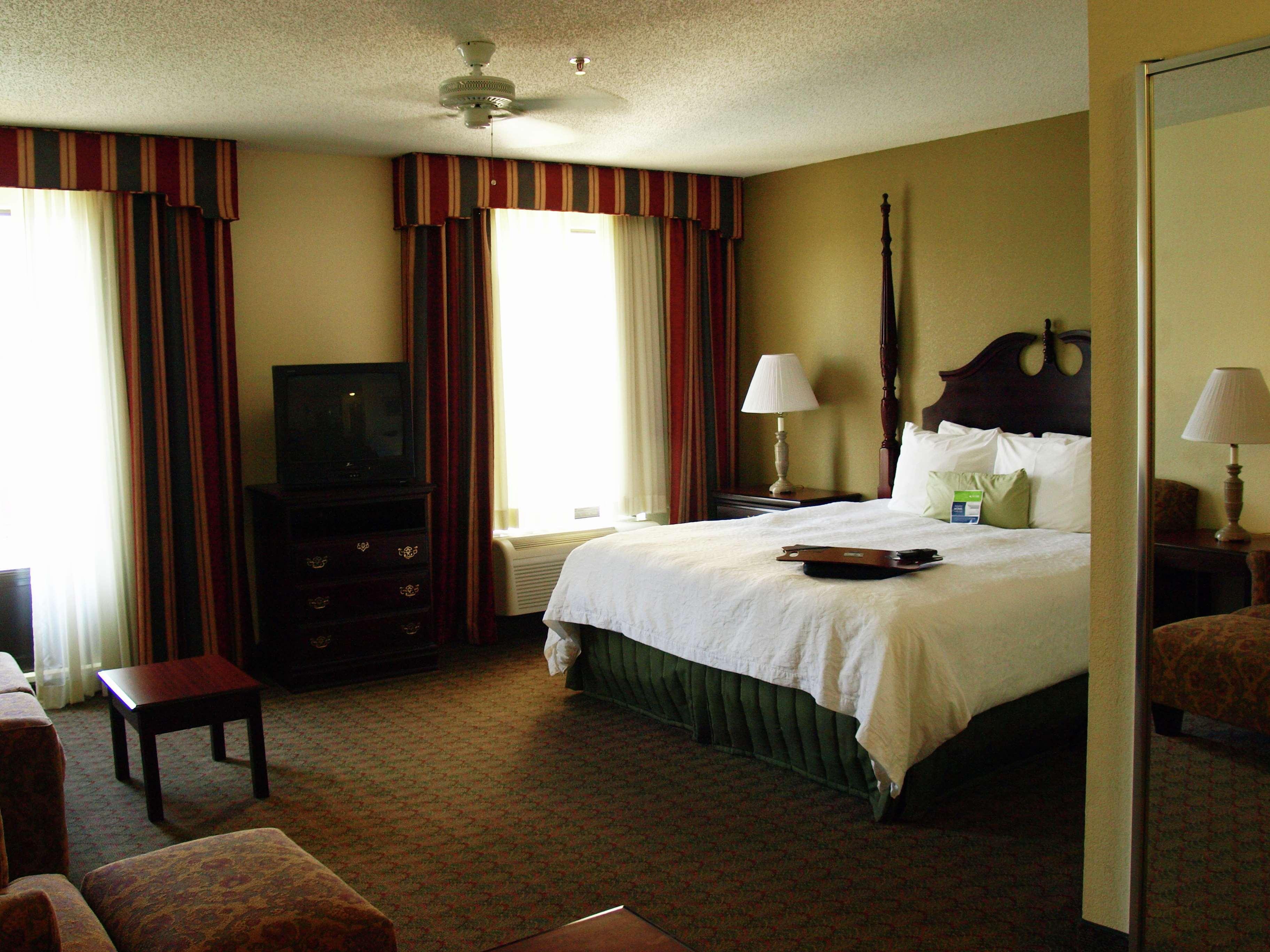 Hampton Inn Кантон Екстериор снимка