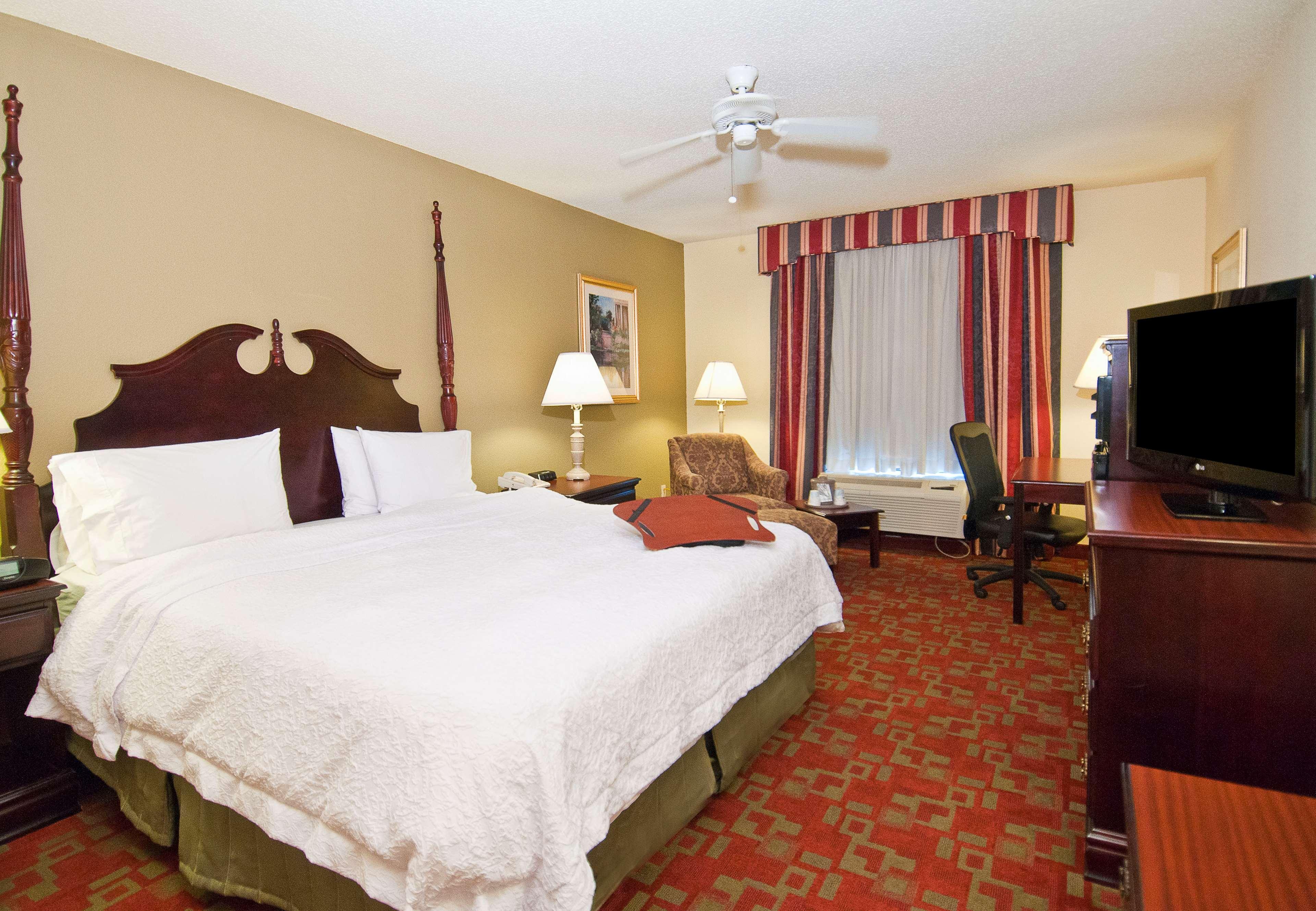 Hampton Inn Кантон Екстериор снимка
