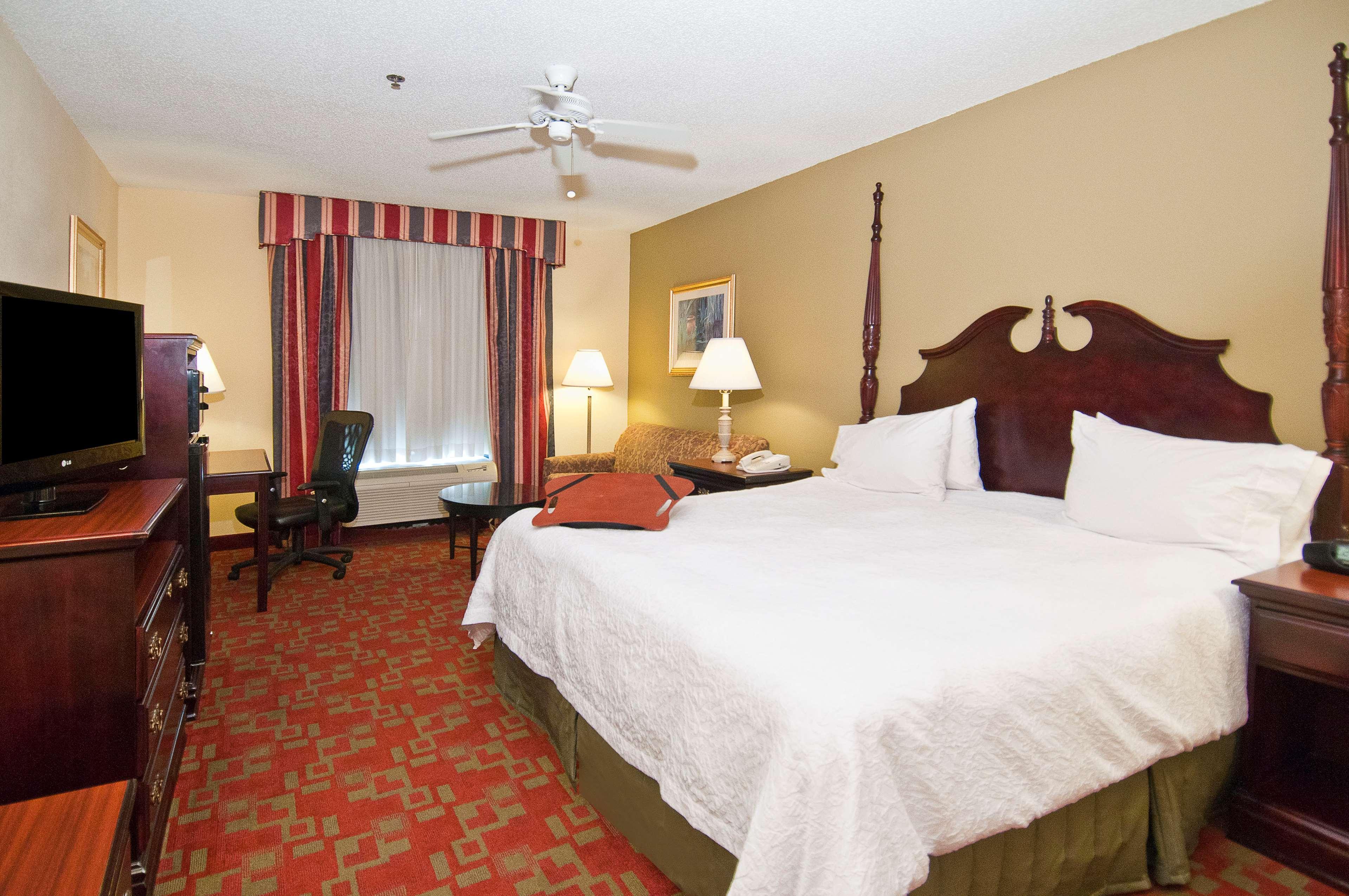 Hampton Inn Кантон Екстериор снимка