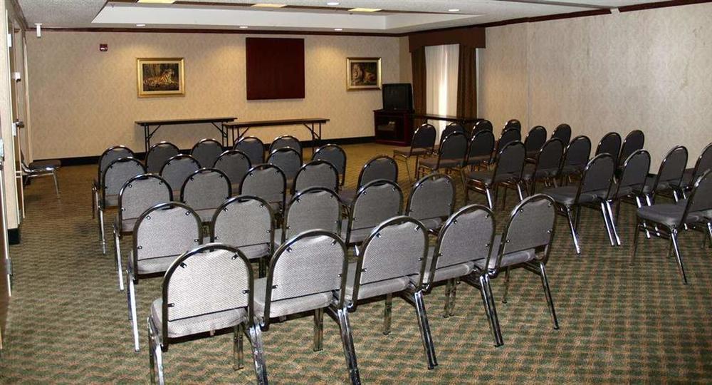 Hampton Inn Кантон Съоръжения снимка