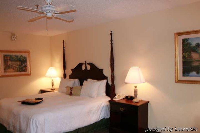 Hampton Inn Кантон Стая снимка